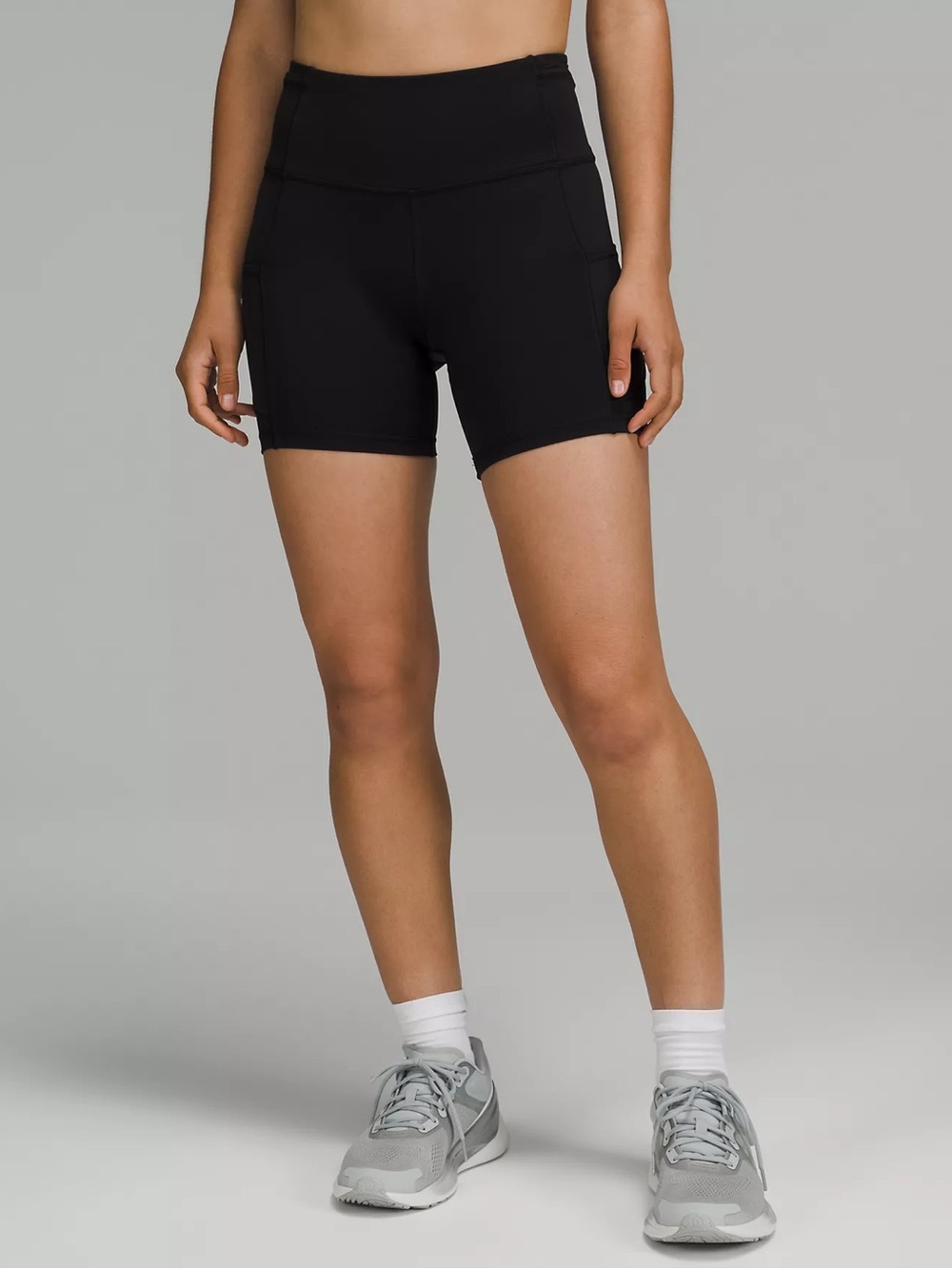 Lululemon Fast and Free High-Rise Short 6" Pockets Sz 6 Black - Picture 2 of 9